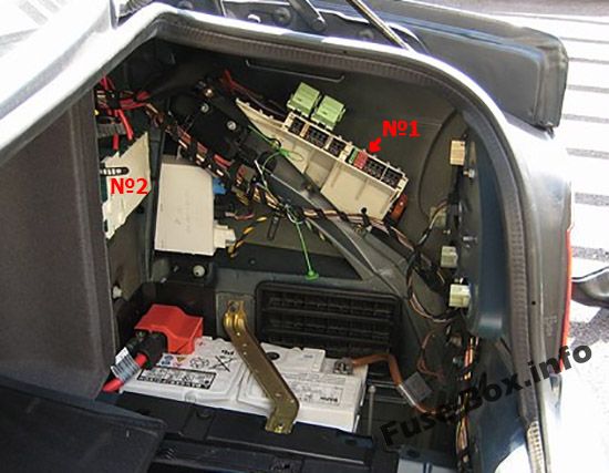 Position des Sicherungskastens im Kofferraum: BMW 5er (1996, 1997, 1998, 1999, 2000, 2001, 2002, 2003)