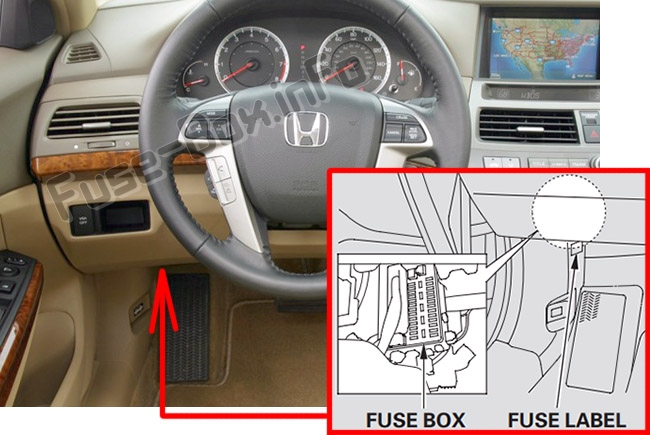 Position des Sicherungskastens im Fahrgastraum: Honda Accord (2008-2012)