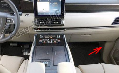 Lincoln Navigator Sicherungskasten im Innenraum Sicherungsdiagramm