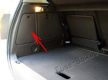 Position des Sicherungskastens im Kofferraum: Opel / Vauxhall Meriva B (2011-2017)